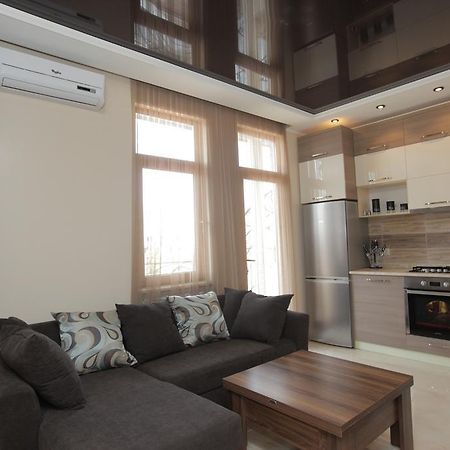 Apartment With Summer Terrace Batumi Room photo