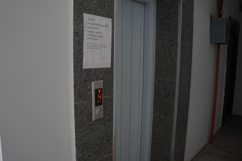 Apartment With Summer Terrace Batumi Room photo