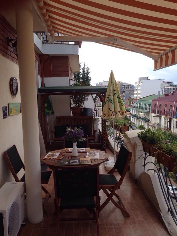 Apartment With Summer Terrace Batumi Room photo