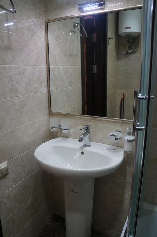Apartment With Summer Terrace Batumi Room photo