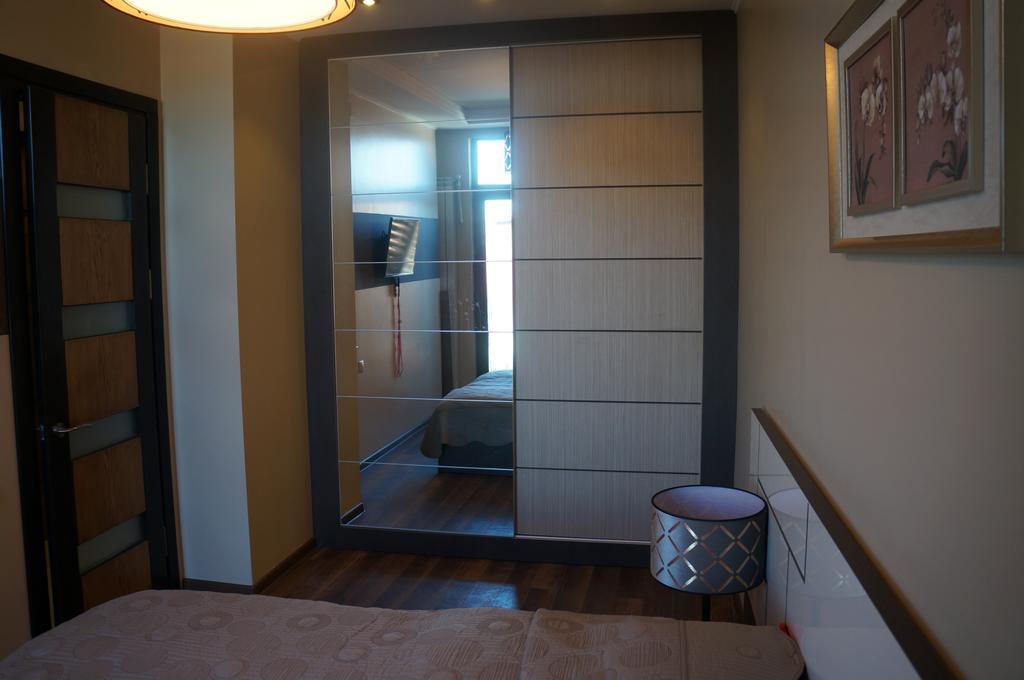 Apartment With Summer Terrace Batumi Room photo