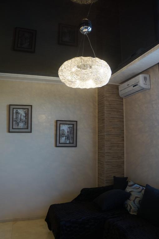 Apartment With Summer Terrace Batumi Room photo