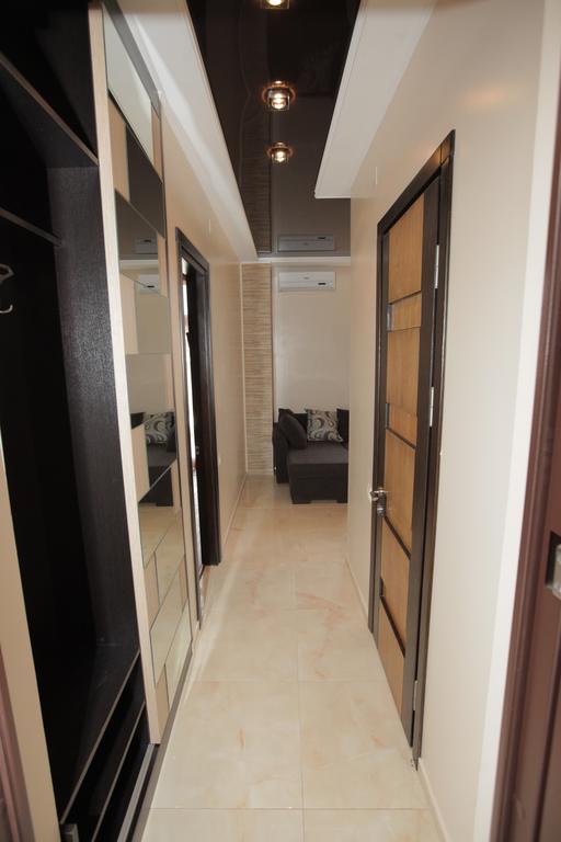 Apartment With Summer Terrace Batumi Room photo