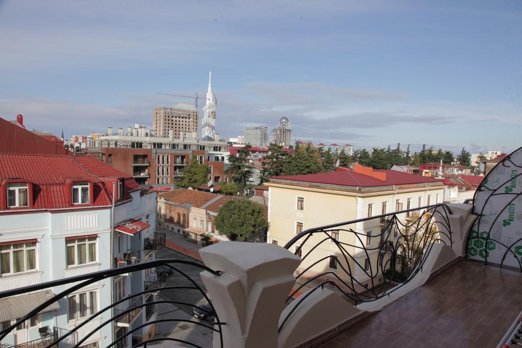 Apartment With Summer Terrace Batumi Room photo